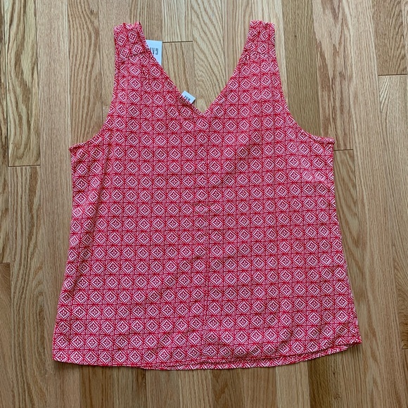 GAP Tops - GAP Tank Top NWT